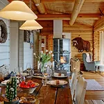 4 Bedroom Beautiful In