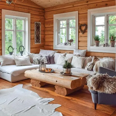 4 Bedroom Beautiful In Vakantiehuis Svarstad (Vestfold)