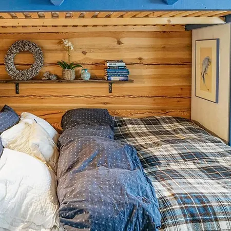 Дом отдыха 4 Bedroom Beautiful In *