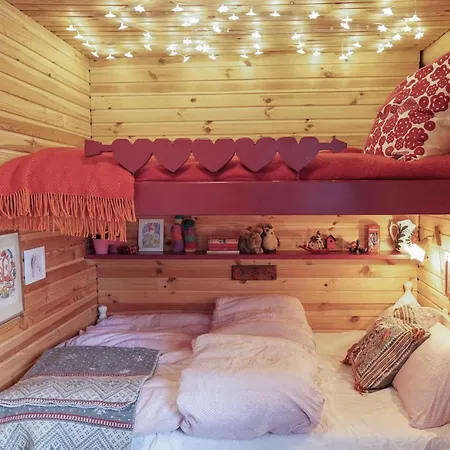 4 Bedroom Beautiful In