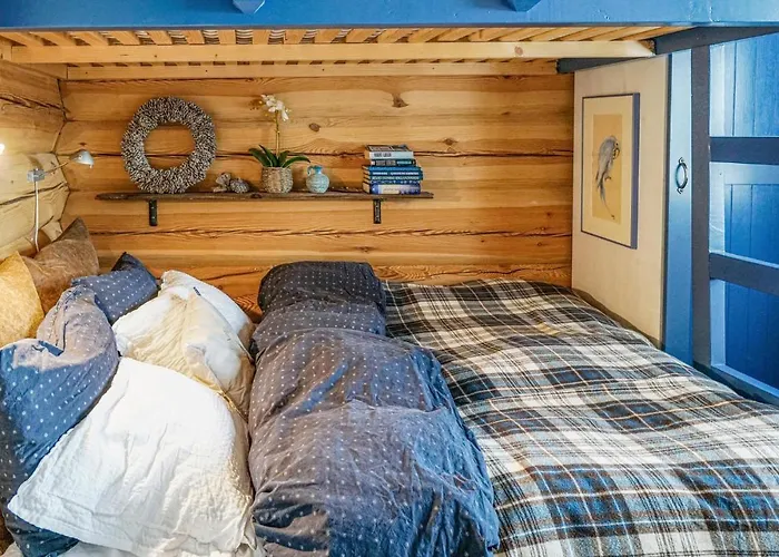 Сasa de vacaciones 4 Bedroom Beautiful In *